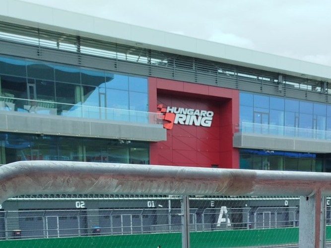 HUNGARORING - PADDOCK